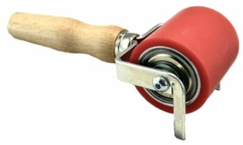 Voleliai medine rankena ir metaliniu guoliuku